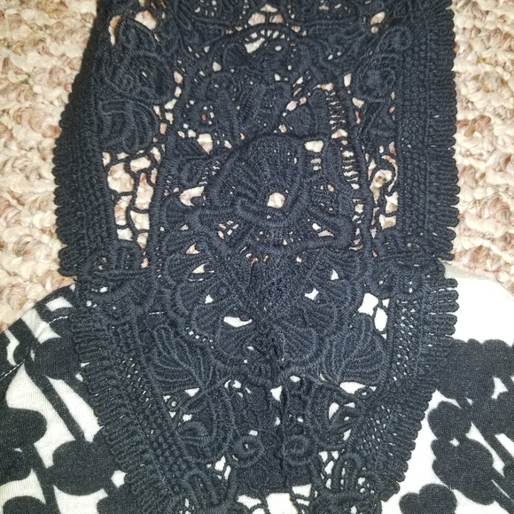 Two cute tops - Picture 9 of 10